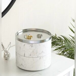 Umbra jewelry box - like new